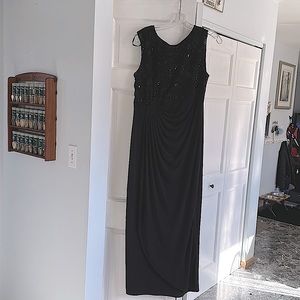 Enfocus long black evening dress  - Size 14